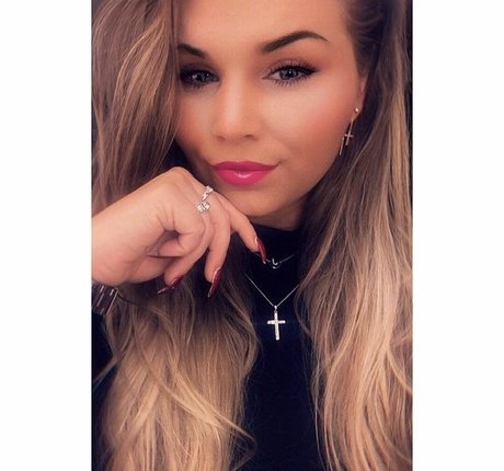 Joyce Straten nude onlyfans