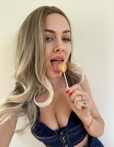 anna mommyx naked onlyfans pics