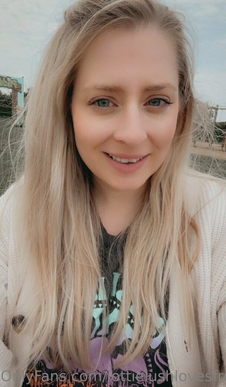 lottielushlovesfree onlyfans leaked naked