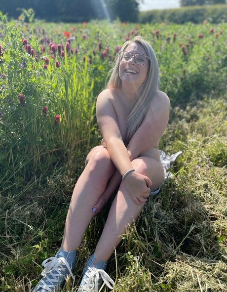 lottielushlovesfree only fans pic