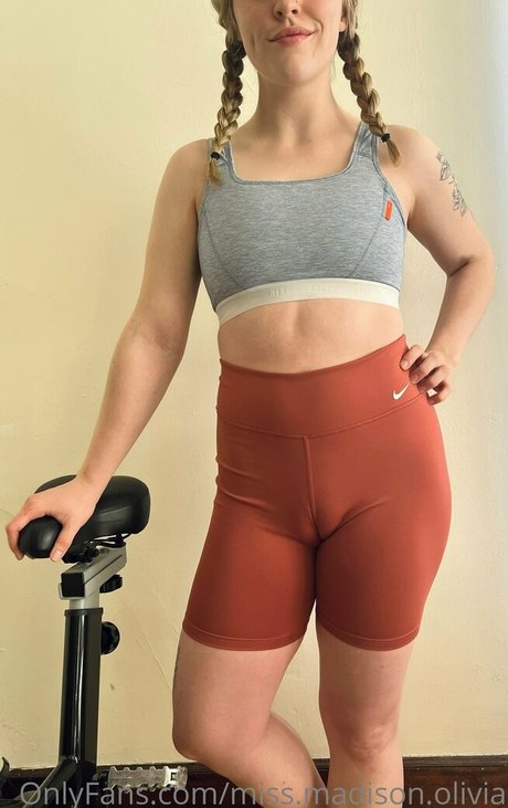 miss madison olivia onlyfans model photo