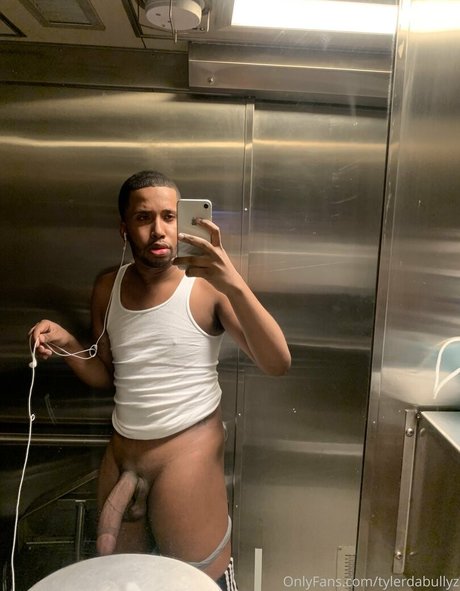 tylerbandsome onlyfans nude content