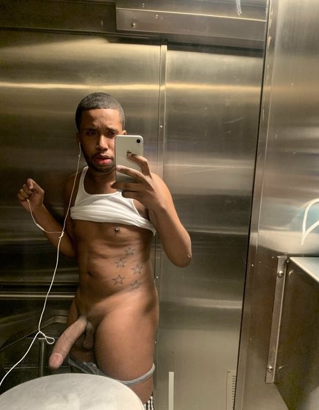 tylerbandsome onlyfans model