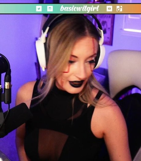 BasicWitGirl onlyfans nude