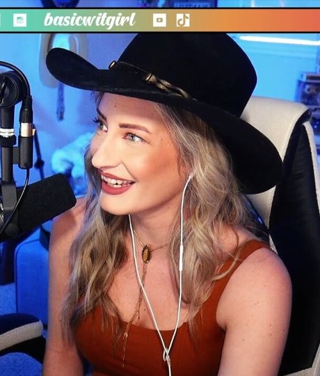BasicWitGirl onlyfans leaked.