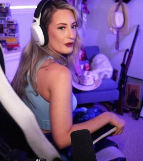 BasicWitGirl only fans pics