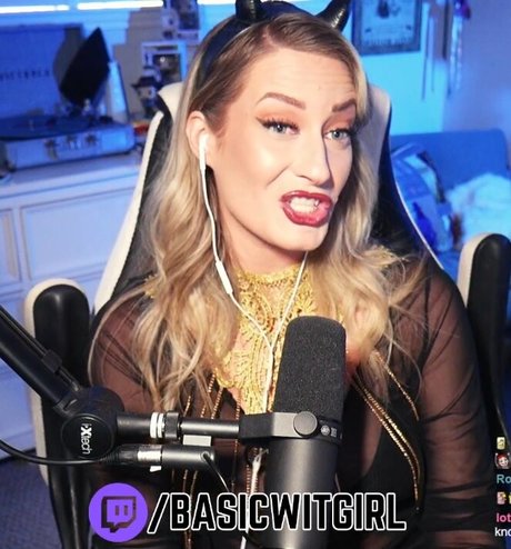 BasicWitGirl onlyfans pics leaked
