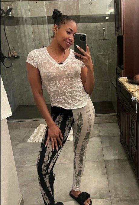 Ariane Andrew onlyfans exposed