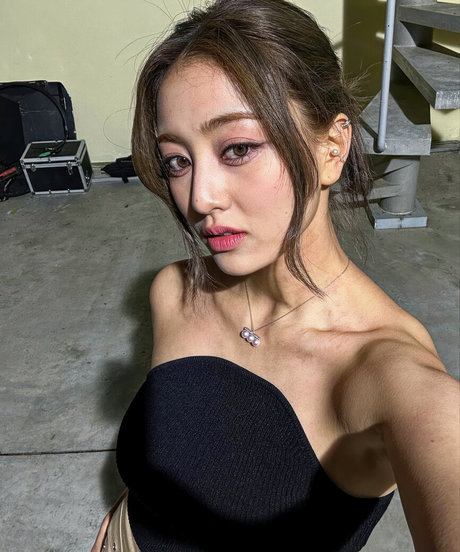 Jihyo Profile pic