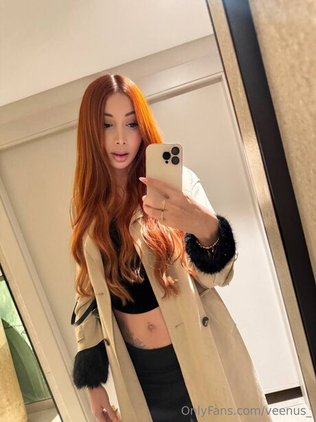 Veenus_ onlyfans free content