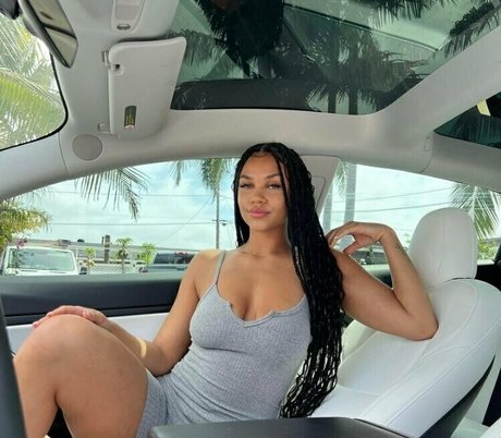 scorpioqueen18 nude onlyfans pics