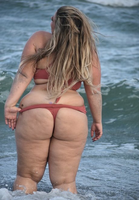 thebigbootybarbie2 only fans.