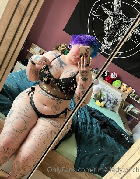 time lady bitch onlyfans pics
