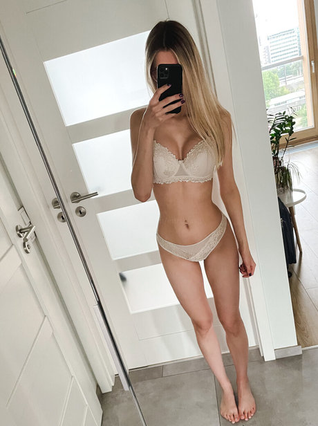 Mirtilla M only fans photos