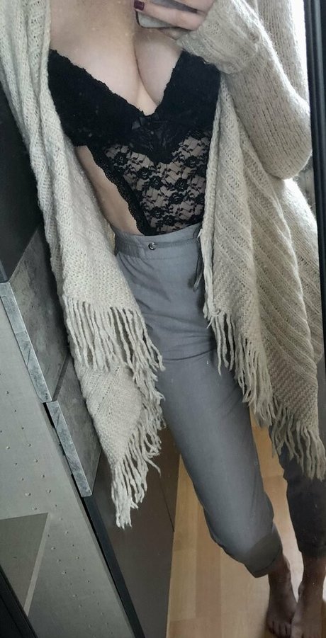 miadelicious onlyfans nude leak