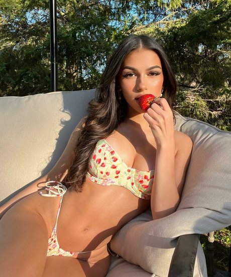 Julia Merekoulias onlyfans model photo