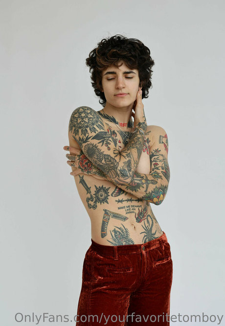 yourfavoritetomboy onlyfans explicit content