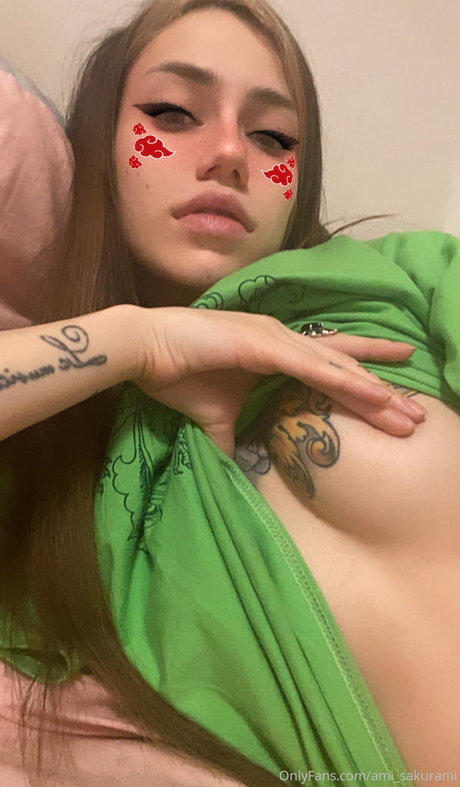 ami sakurami onlyfans topless