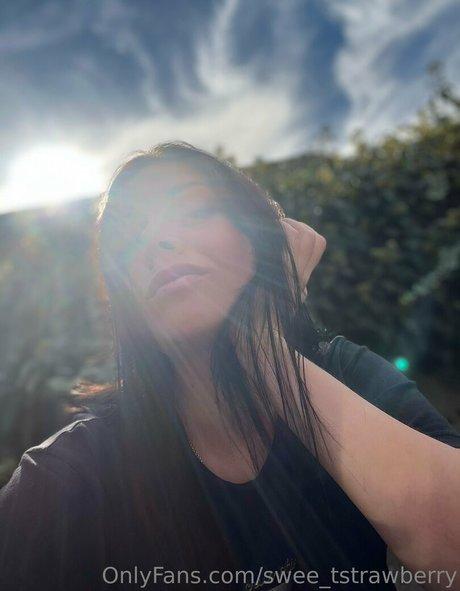 swee tstrawberry nude on onlyfans