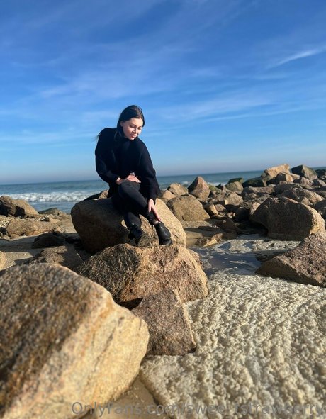 swee tstrawberry onlyfans leaked