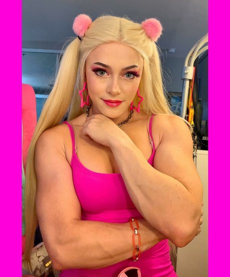 Claire Max onlyfans leak ass