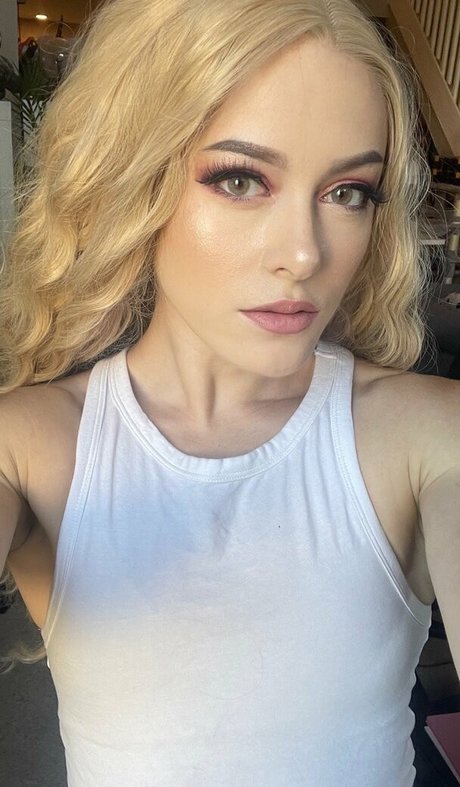 Claire Max nsfw onlyfans