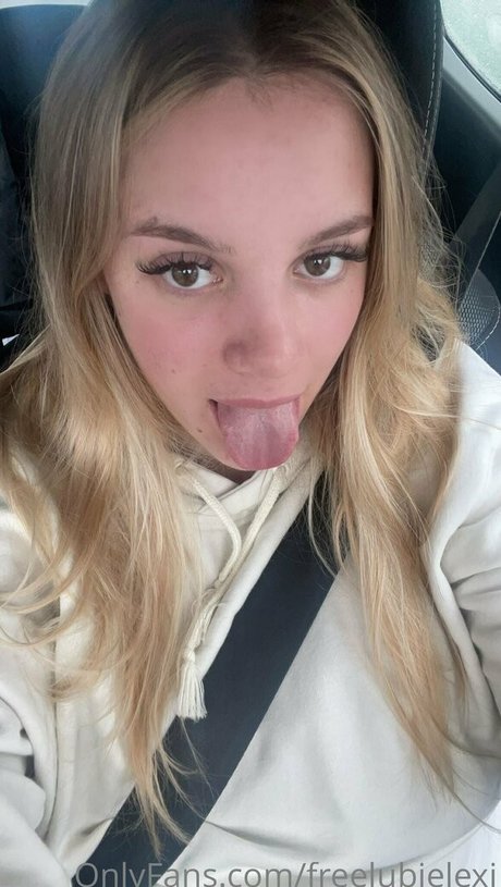 freelubielexi onlyfans pictures