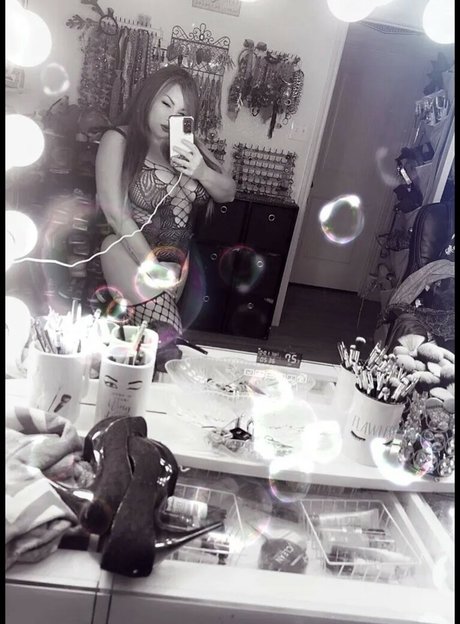 Dazzle Diva only fans nudes