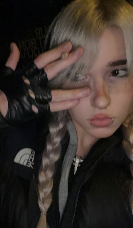 Arielle Maxine leaked onlyfans.