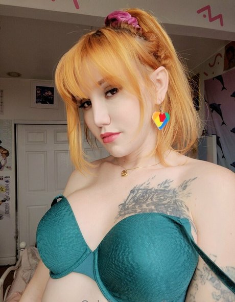 lenamoonxo naked on onlyfans