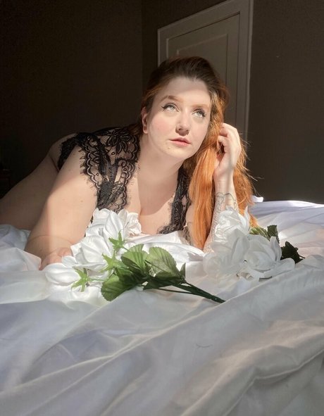 ivydelacourte onlyfans strip