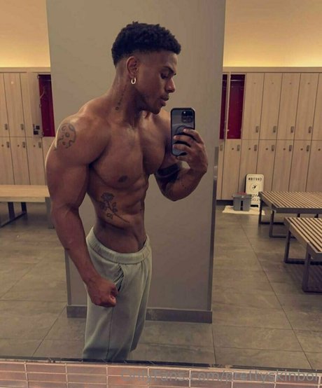 prettyskinboi onlyfans nudes