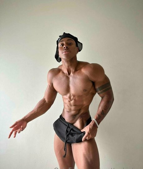 prettyskinboi tits onlyfans