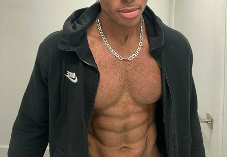 prettyskinboi onlyfans porn