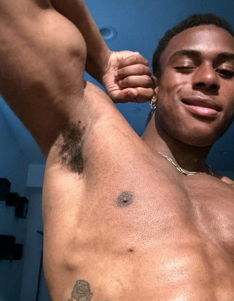 prettyskinboi onlyfans pics