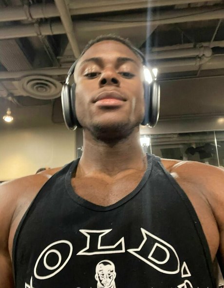 prettyskinboi only fans content