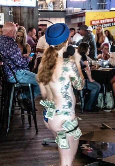 Rowanfox free onlyfans