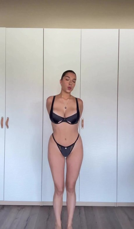 Emmy Tifrit onlyfans full