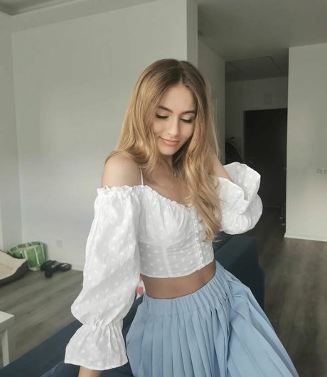 itsSky onlyfans model photos