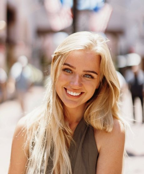 Eva Vlaardingerbroek onlyfans nudes leaked