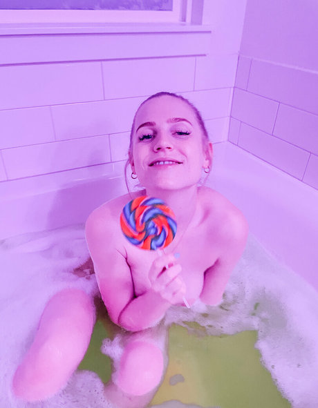 violet walker66 free onlyfans striptease