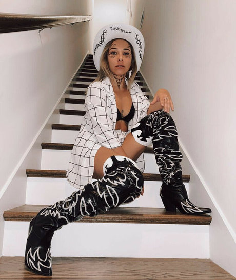 Macy Nicole Waker strip onlyfans