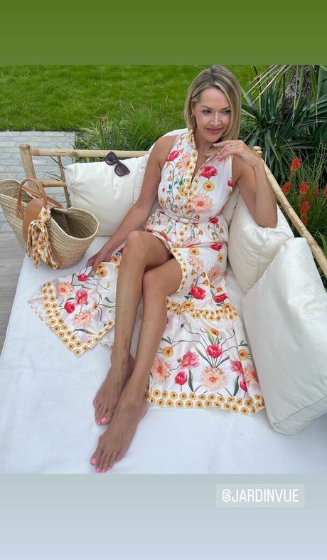 Mel Lowe naked onlyfans leaked