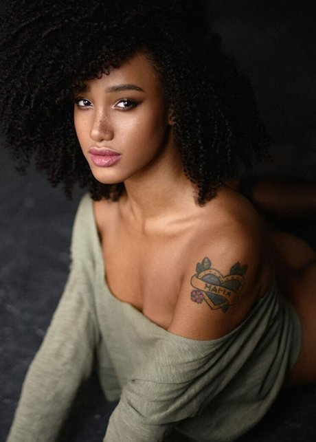 Rikae Crisi onlyfans strip tease