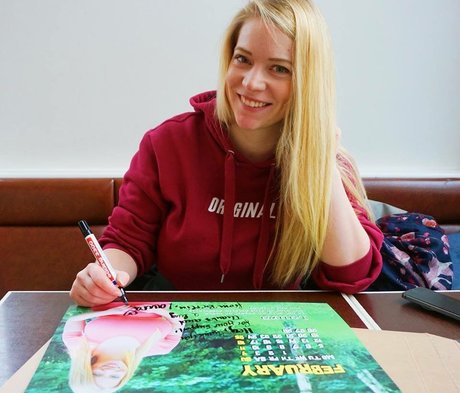 Laura Katz is on onlyfans