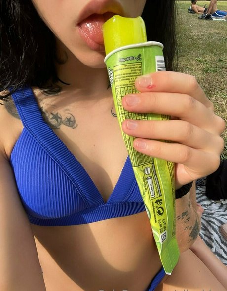 Ally Alden onlyfans strip tease