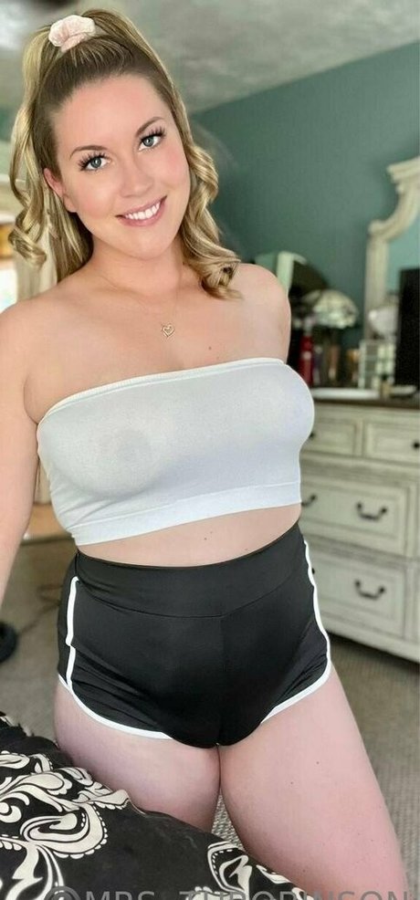 mrs throbinson leaked nude onlyfans