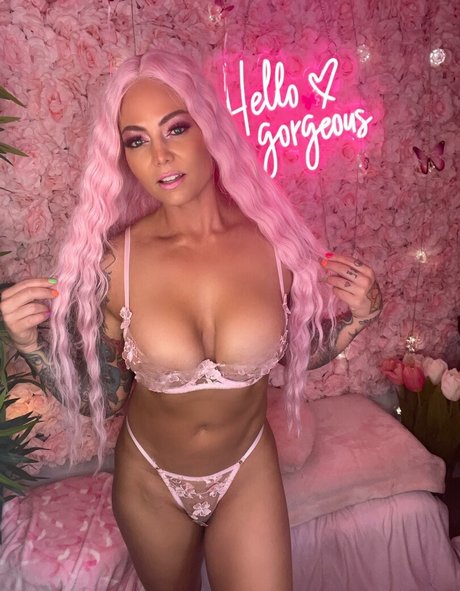Miss Lindsay Q onlyfans naked leaked