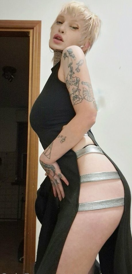 Nausicaa Rondina_ is on onlyfans