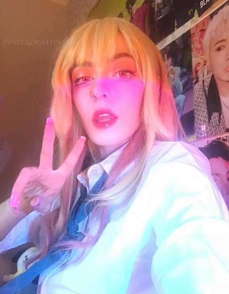 itsadeathwish onlyfans topless